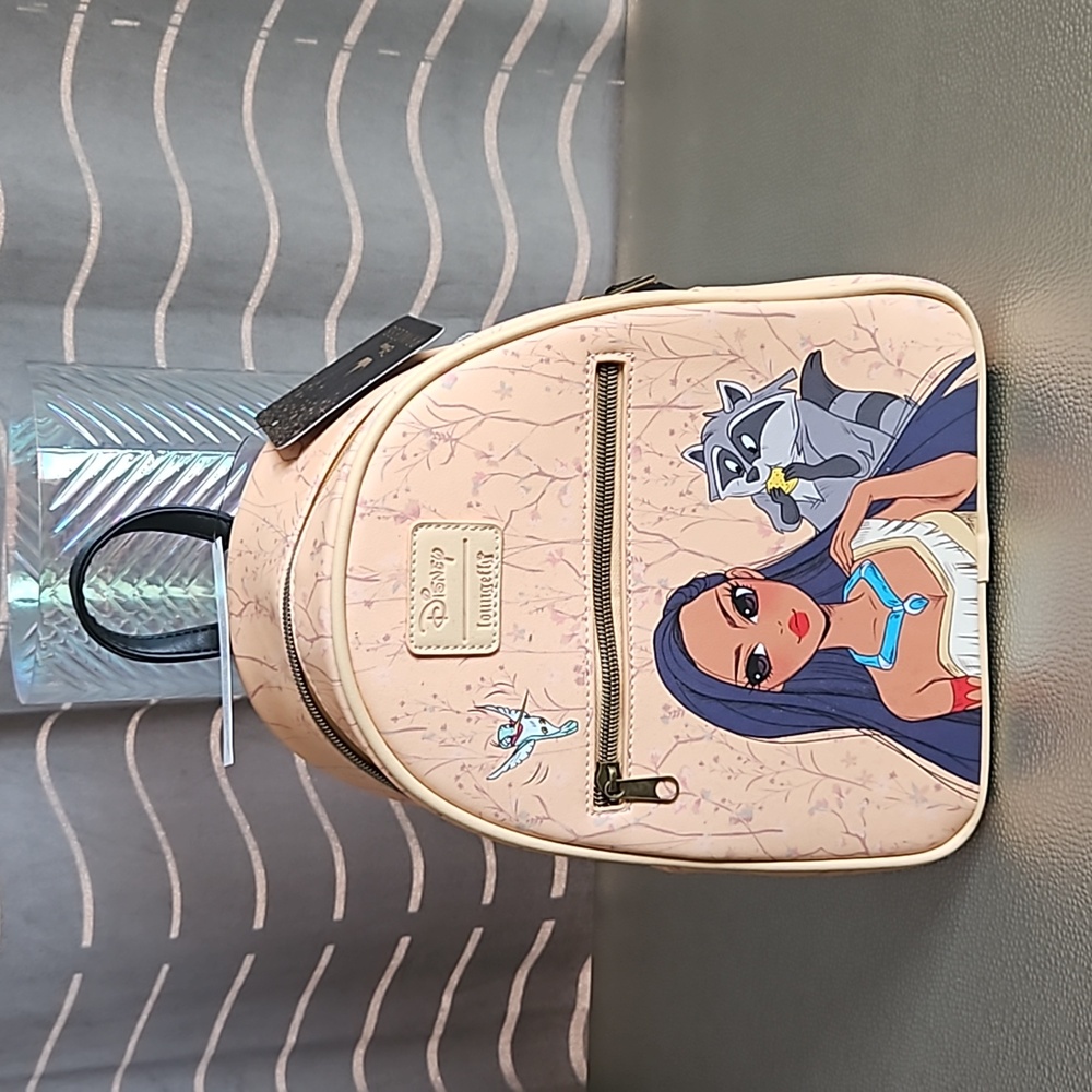 Disney Lounge fly back pack